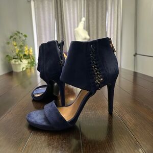 Vince Camuto Purple Wide Band 4 ½” Heel